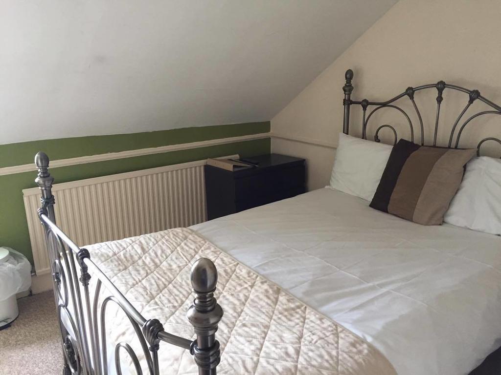 The Pines Guest Accommodation Chippenham (Wiltshire) Exterior foto