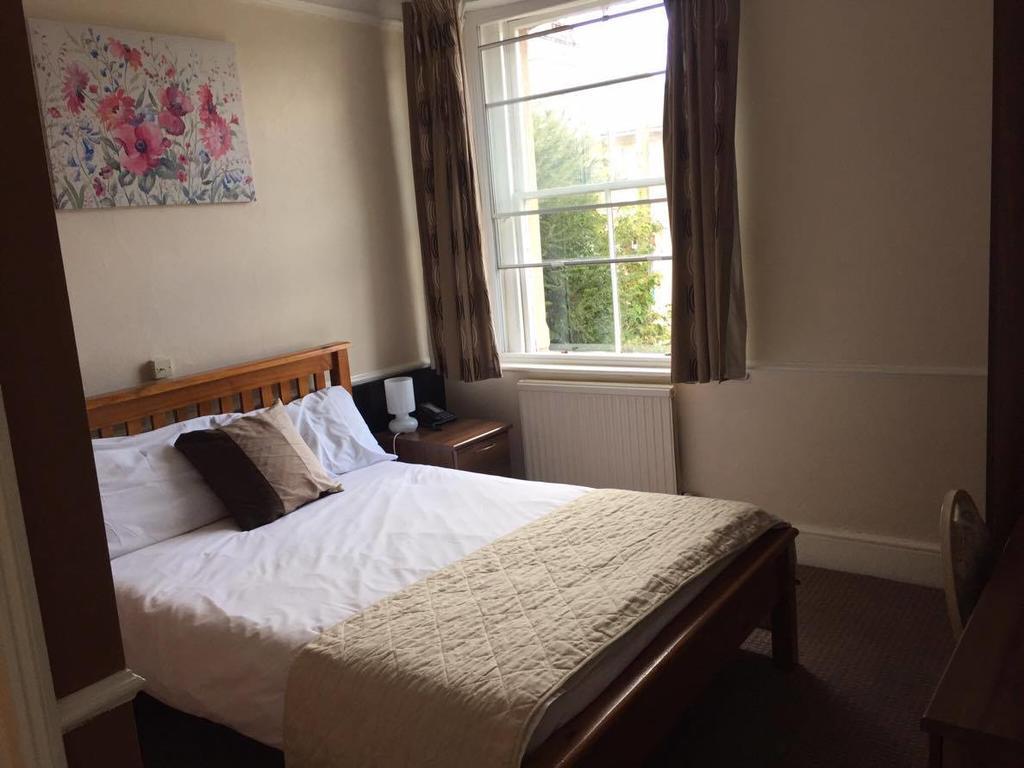 The Pines Guest Accommodation Chippenham (Wiltshire) Exterior foto