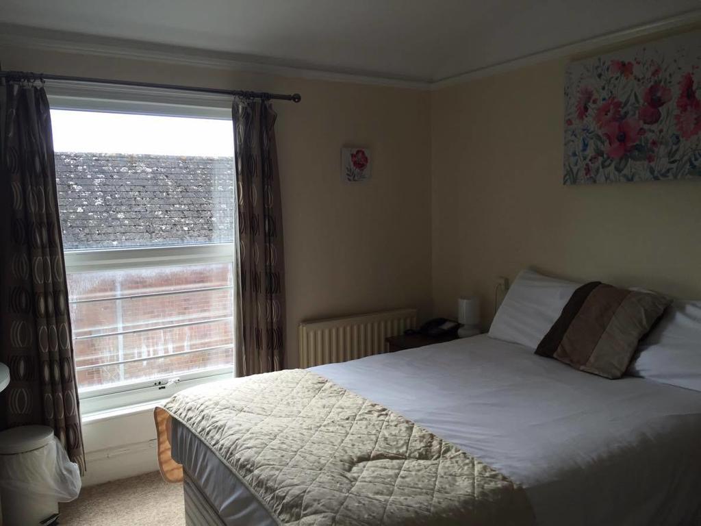 The Pines Guest Accommodation Chippenham (Wiltshire) Exterior foto