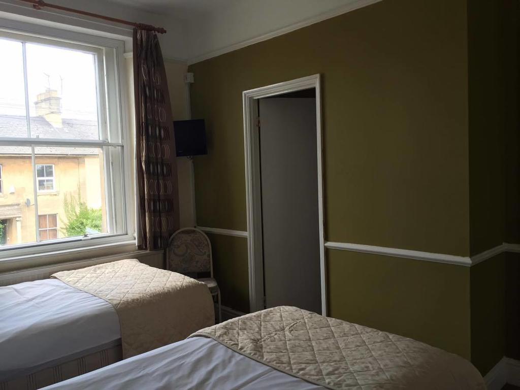 The Pines Guest Accommodation Chippenham (Wiltshire) Exterior foto