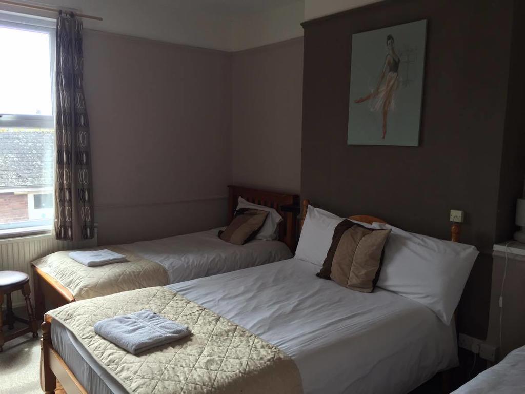 The Pines Guest Accommodation Chippenham (Wiltshire) Exterior foto